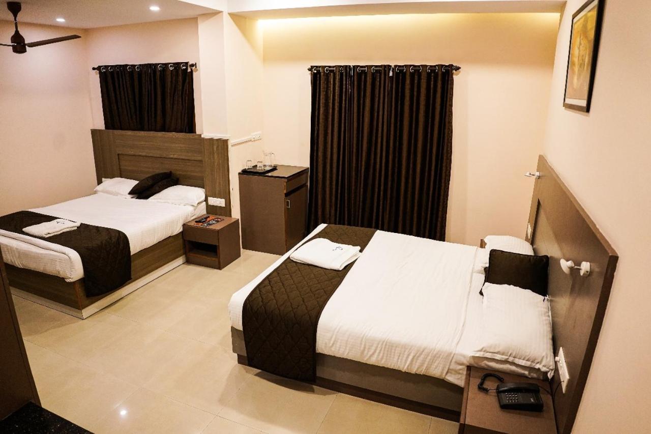 Hotel De L'Amour Port Blair Buitenkant foto